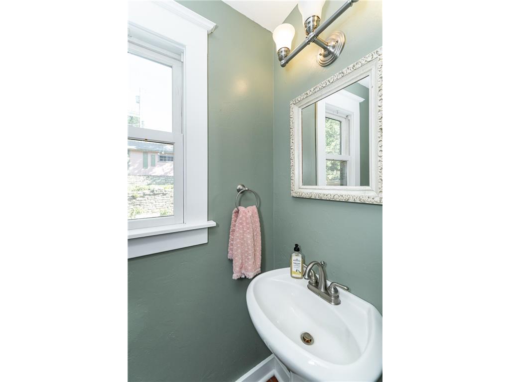 811 6th Street SW Rochester MN 55902 6768618 image19