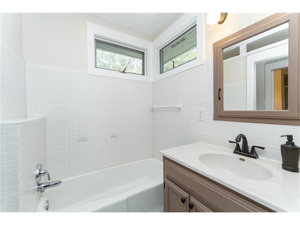 811 6th Street SW Rochester MN 55902 6768618 image22