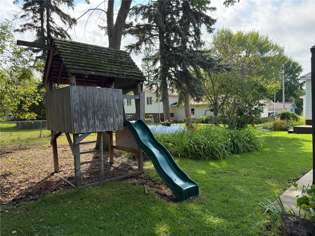 811 E Division Street Elbow Lake MN 56531 7033855 image10