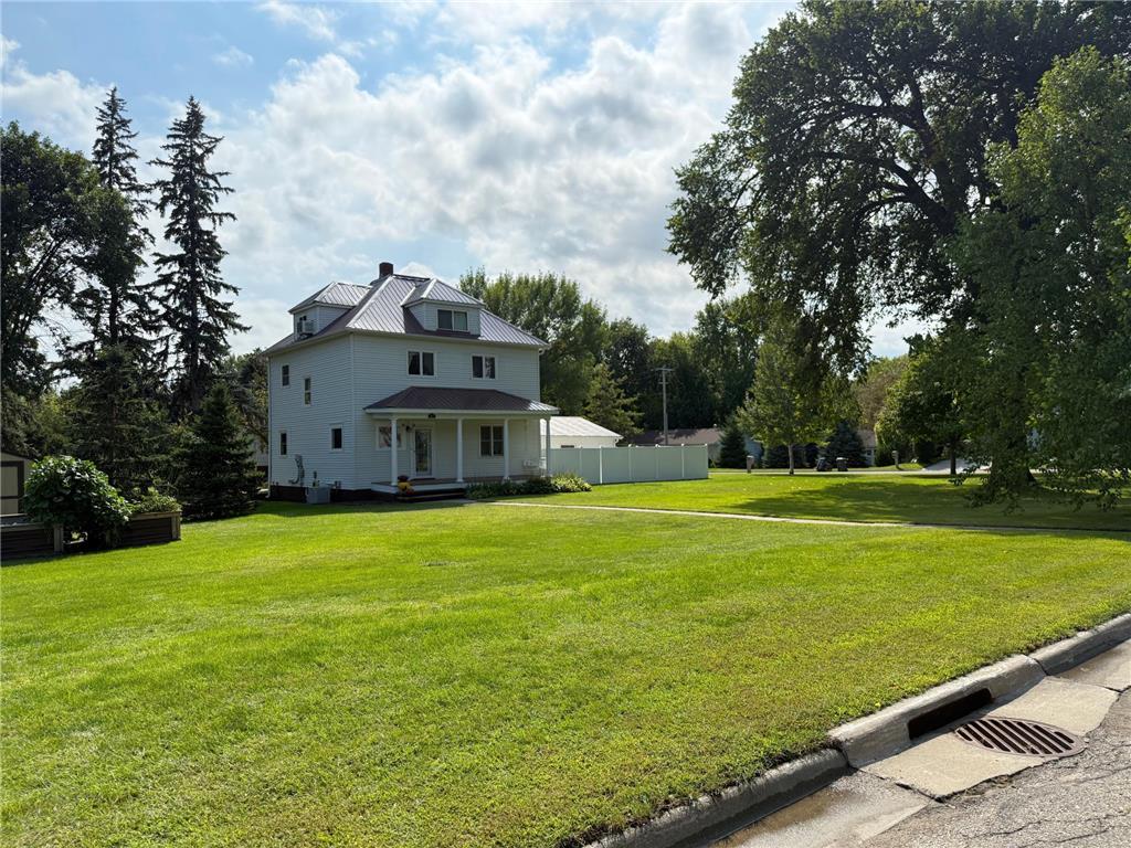 811 E Division Street Elbow Lake MN 56531 7033855 image2