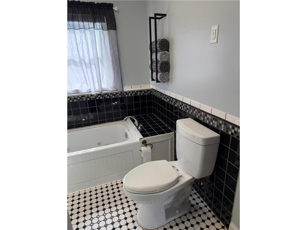 811 E Division Street Elbow Lake MN 56531 7033855 image37