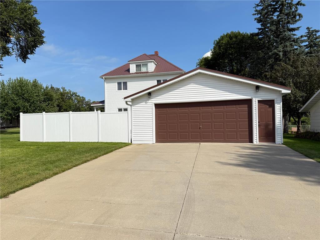 811 E Division Street Elbow Lake MN 56531 7033855 image9