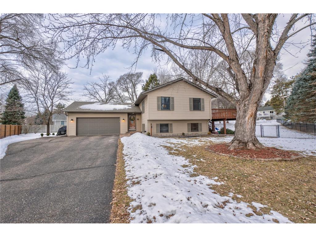811 Fox Tree Lane N Hudson WI 54016 6825311 image1