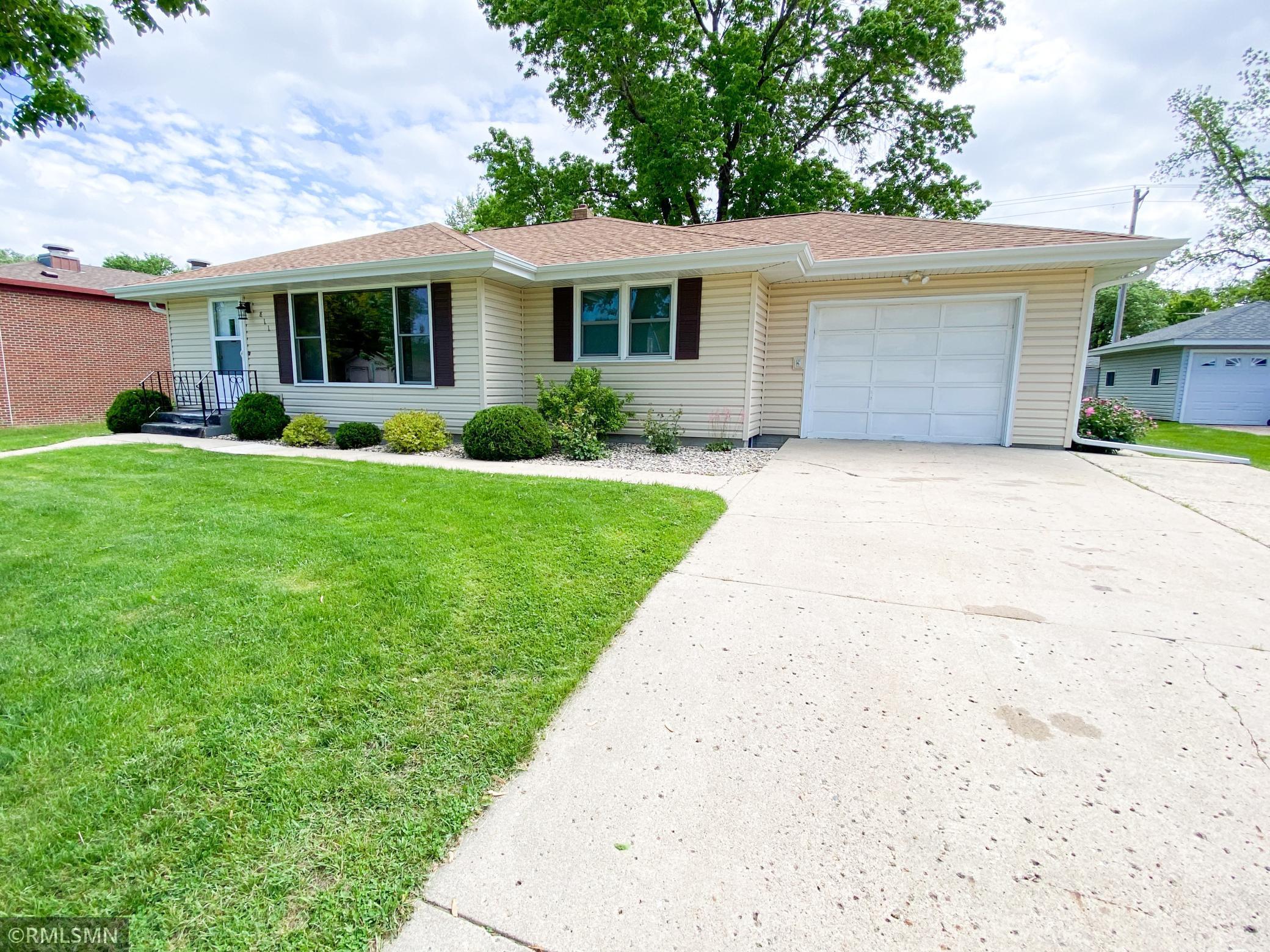 811 N Carver Street, Winthrop, MN 55396 MLS 5763620 Edina Realty