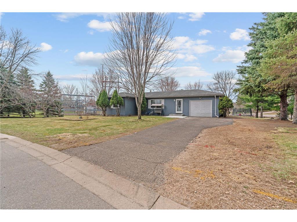 811 Page Street SW Isanti MN 55040 7072744 image1