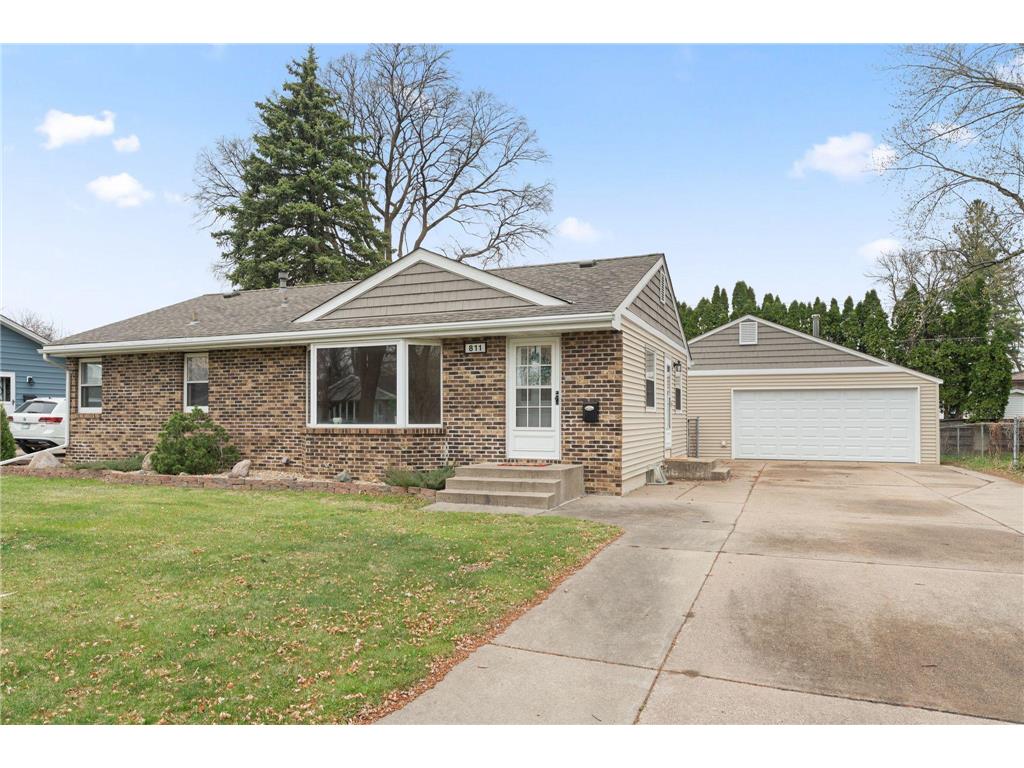 811 Pandora Drive NE Fridley MN 55432 7058715 image1