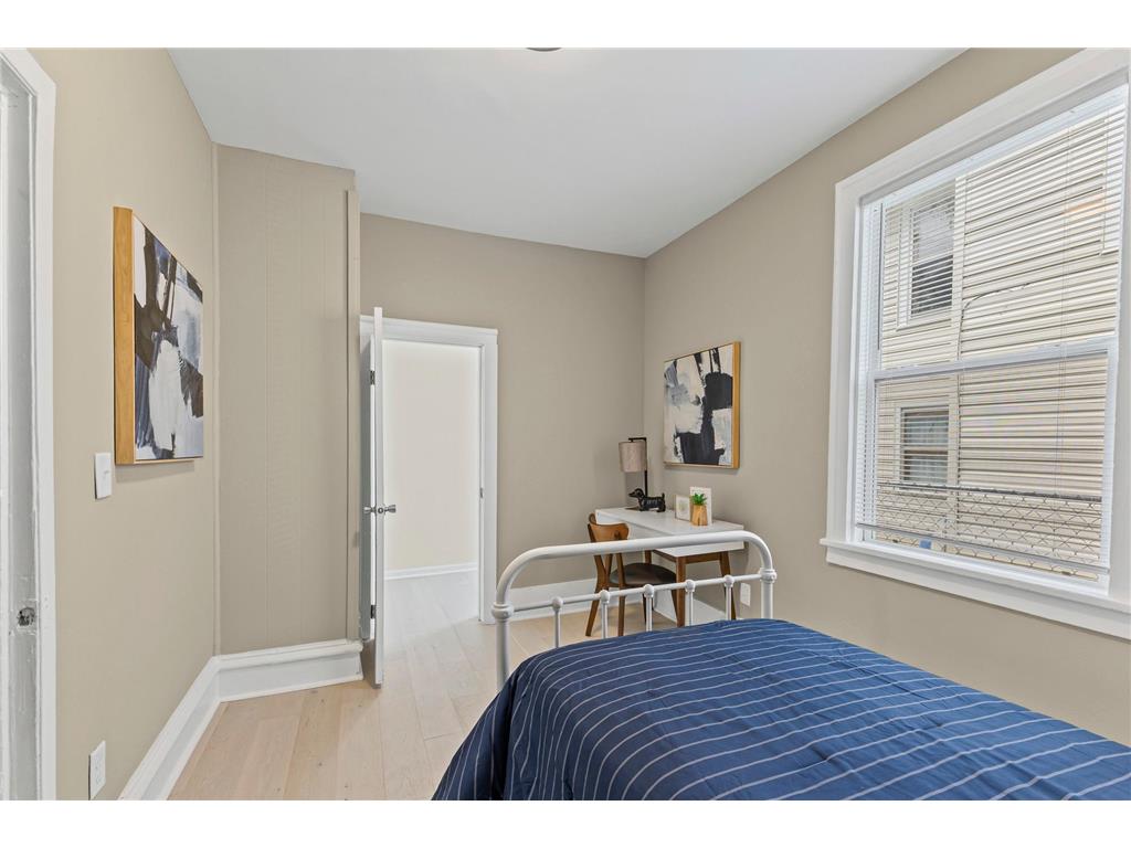 811 Queen Avenue N Minneapolis MN 55411 6807437 image11