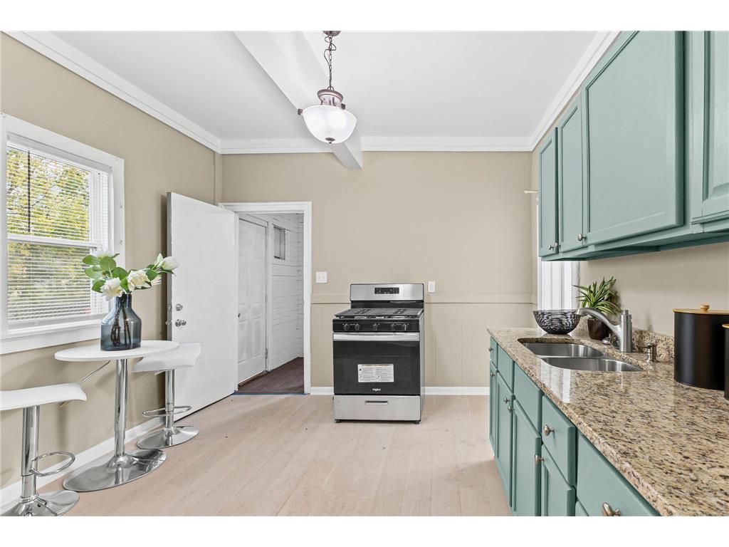 811 Queen Avenue N Minneapolis MN 55411 6807437 image13