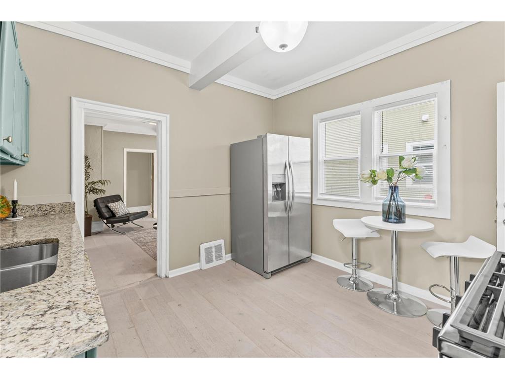 811 Queen Avenue N Minneapolis MN 55411 6807437 image15