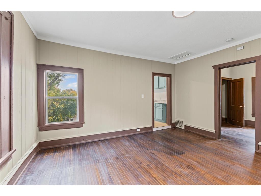 811 Queen Avenue N Minneapolis MN 55411 6807437 image19