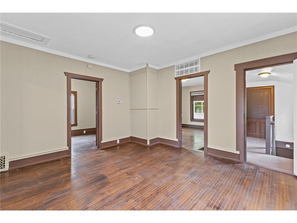 811 Queen Avenue N Minneapolis MN 55411 6807437 image20