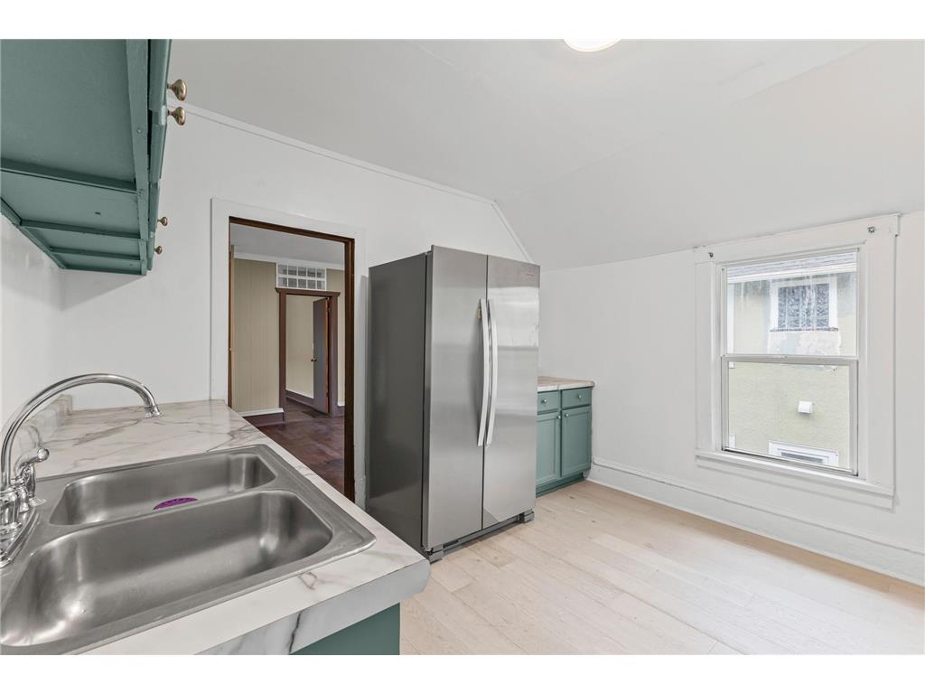 811 Queen Avenue N Minneapolis MN 55411 6807437 image30