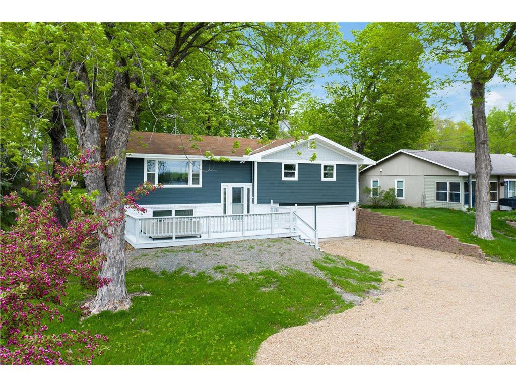 8112 N Shore Trail N Forest Lake MN 55025 - Forest 6498210 image1