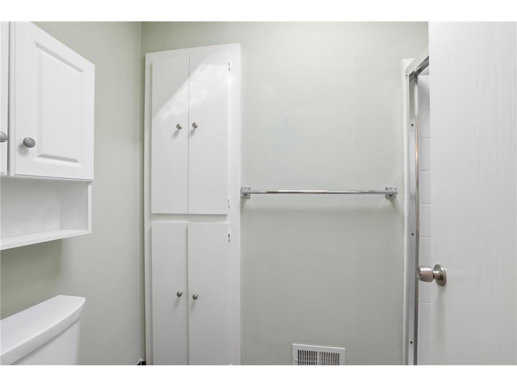 8114 Pennsylvania Road Bloomington MN 55438 7039985 image16
