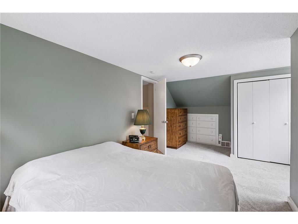 8115 1st Avenue S Bloomington MN 55420 7063847 image24