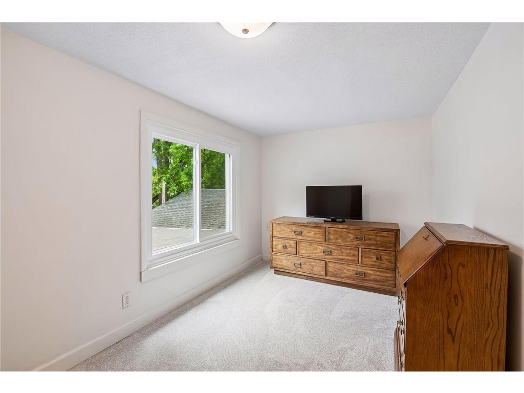 8115 1st Avenue S Bloomington MN 55420 7063847 image27