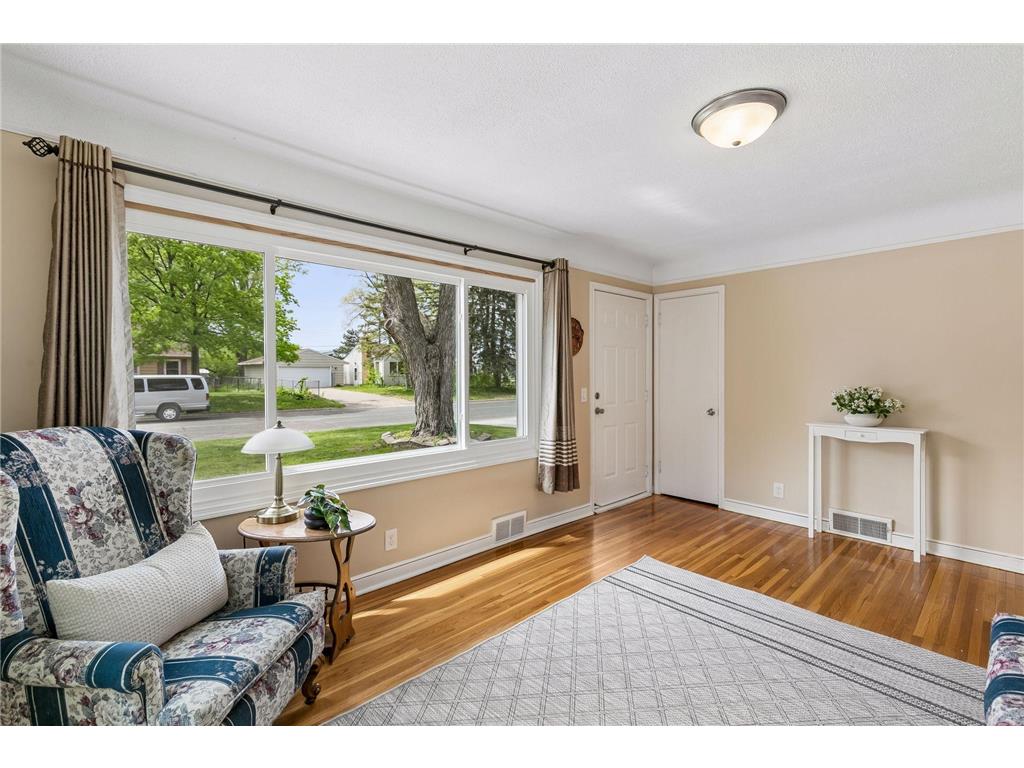 8115 1st Avenue S Bloomington MN 55420 7063847 image4