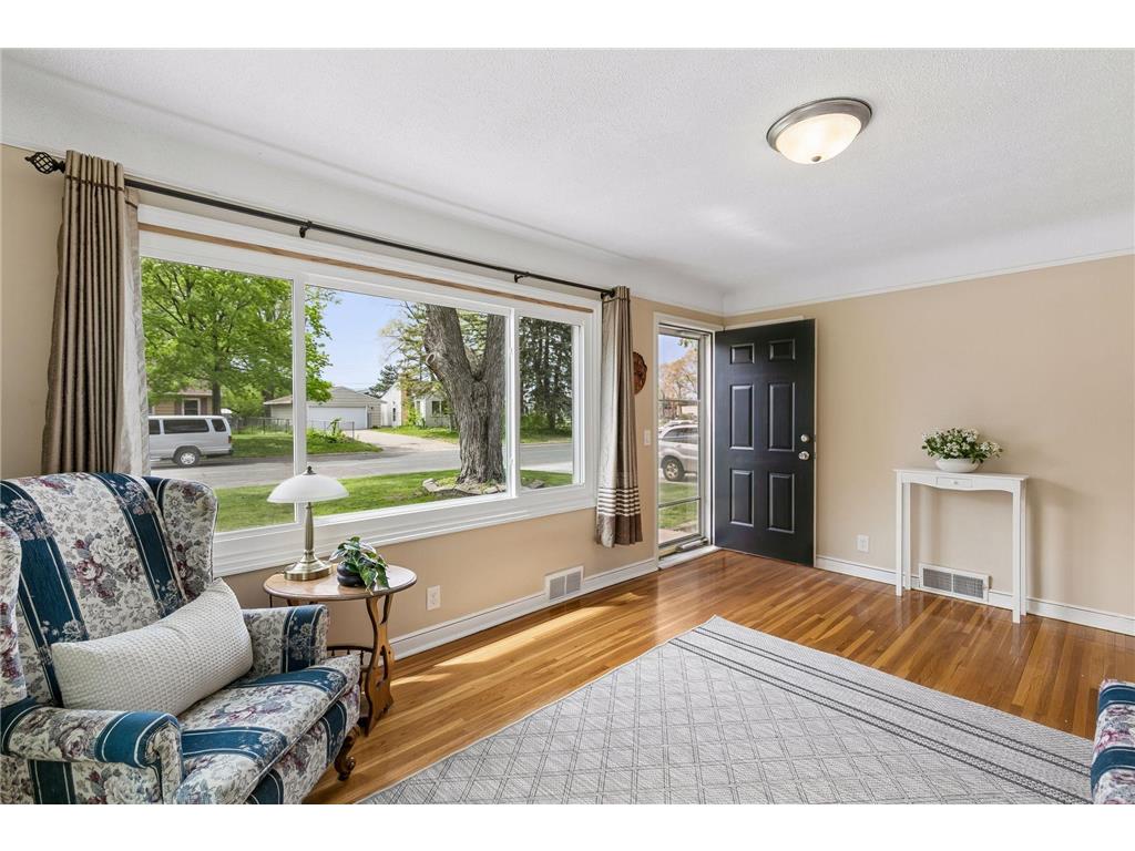 8115 1st Avenue S Bloomington MN 55420 7063847 image5