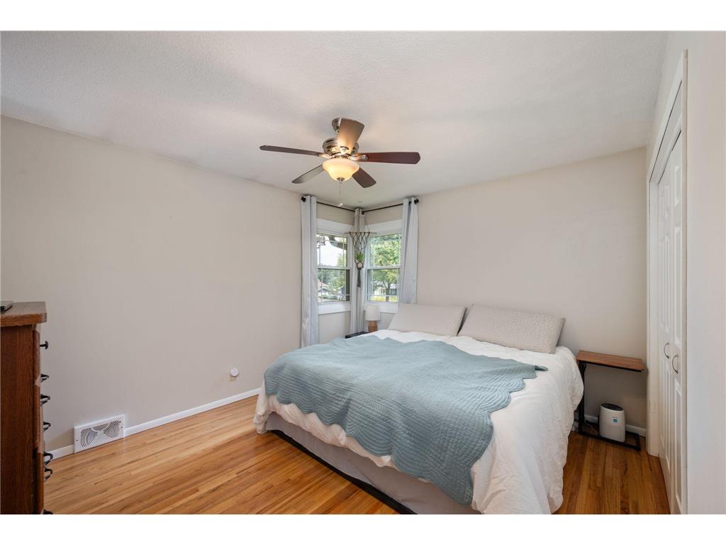 8117 33rd Place N Crystal MN 55427 7112734 image11