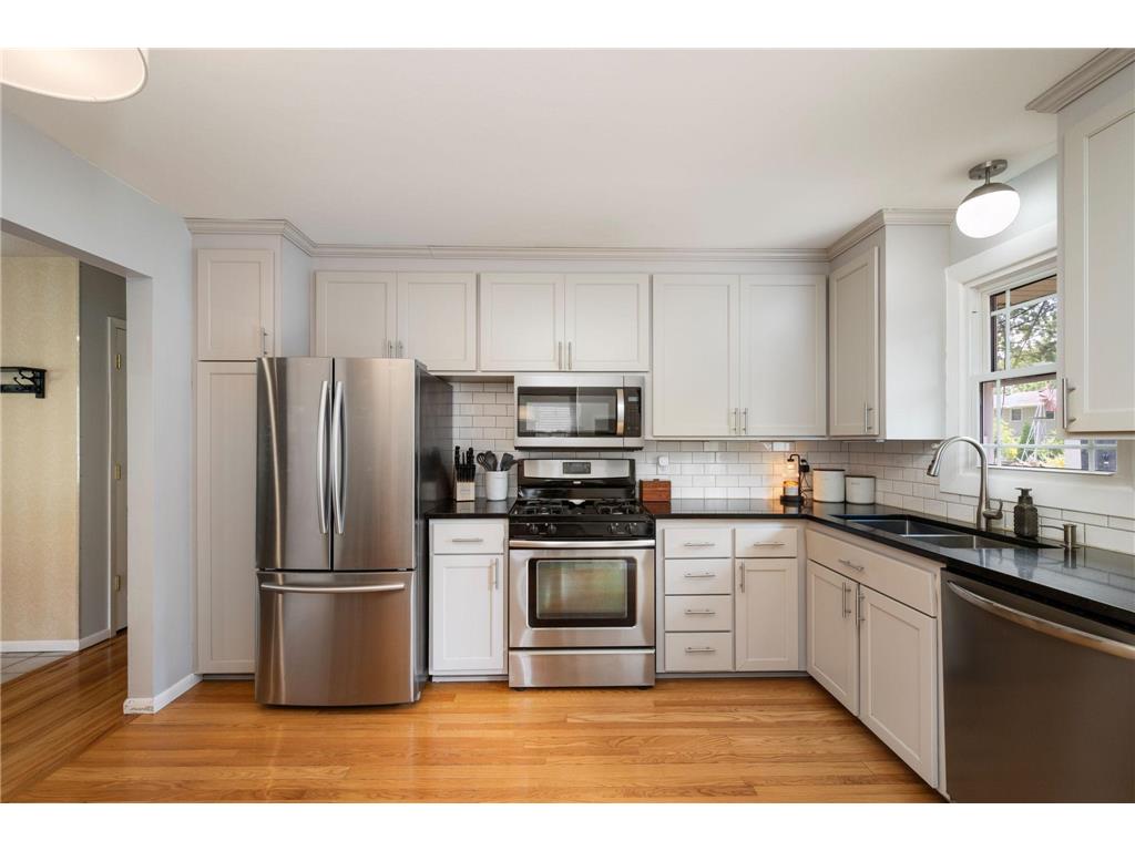8117 33rd Place N Crystal MN 55427 7112734 image6