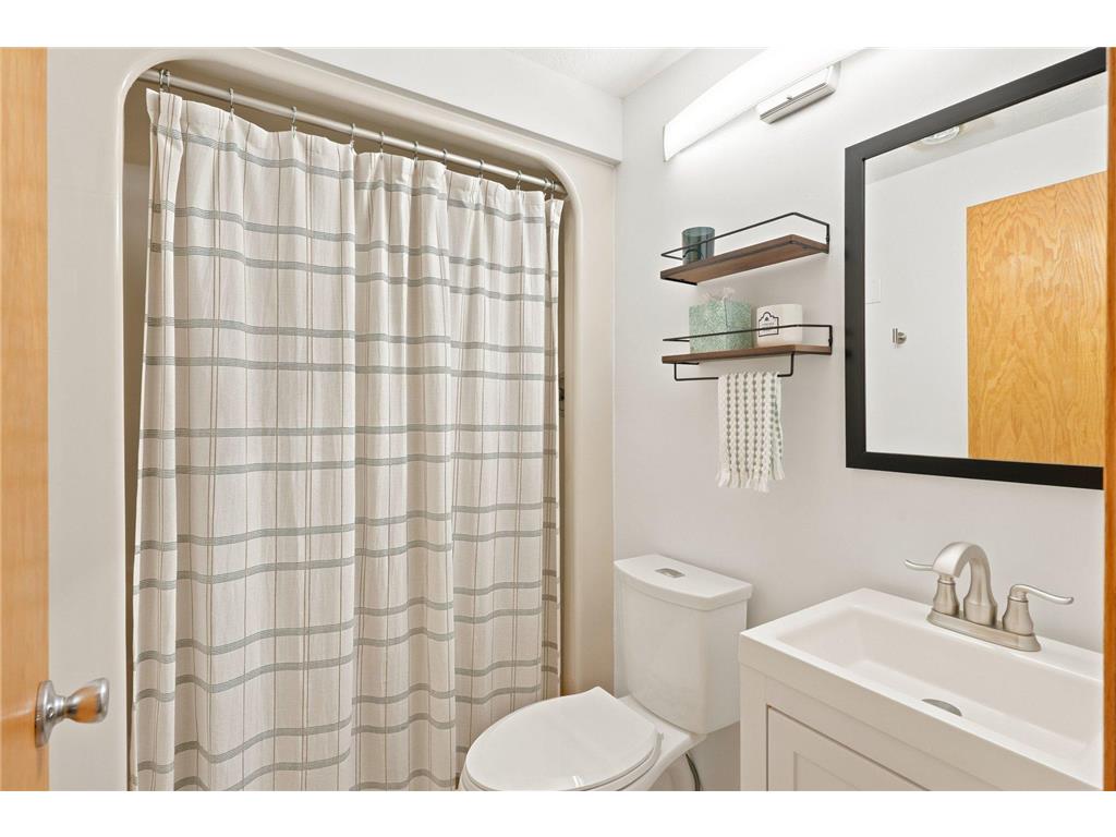 8117 Dakota Lane Chanhassen MN 55317 7068246 image24