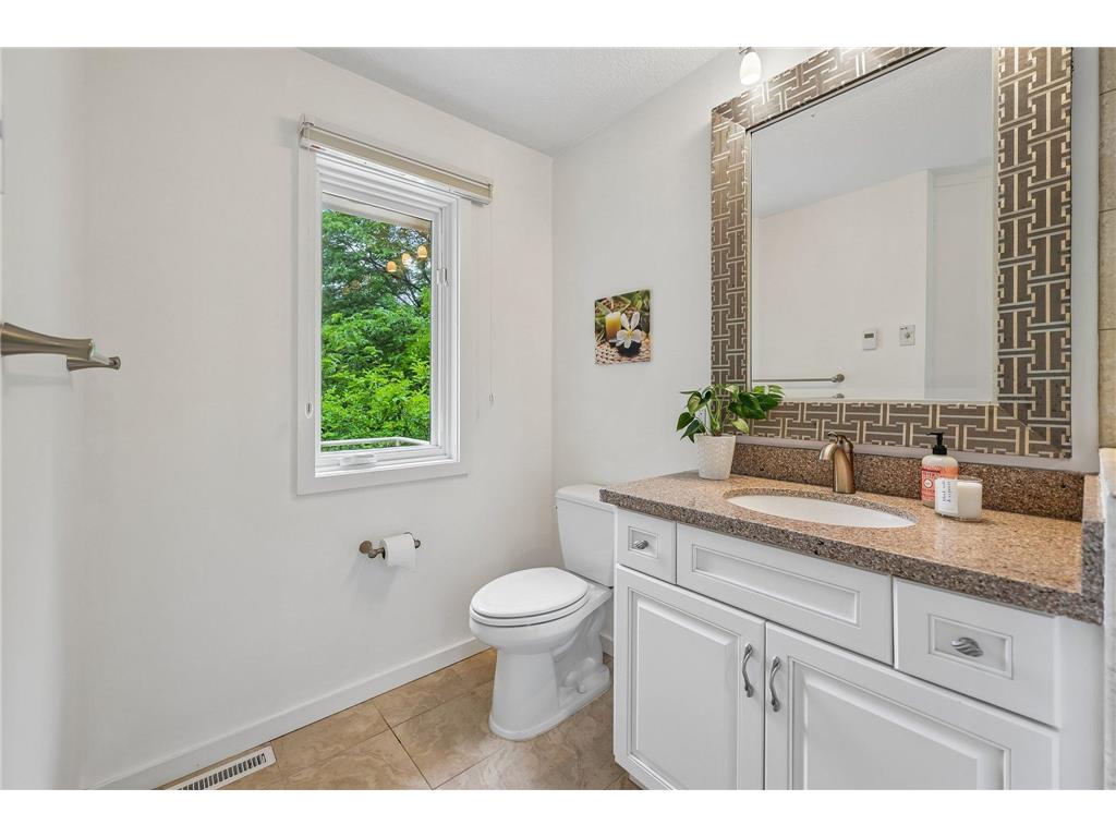8117 Telegraph Road Bloomington MN 55438 7098685 image40