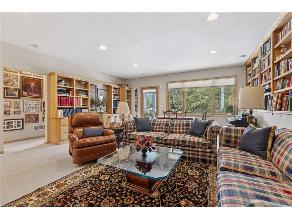 8117 Xerxes Circle Bloomington MN 55431 6820392 image31