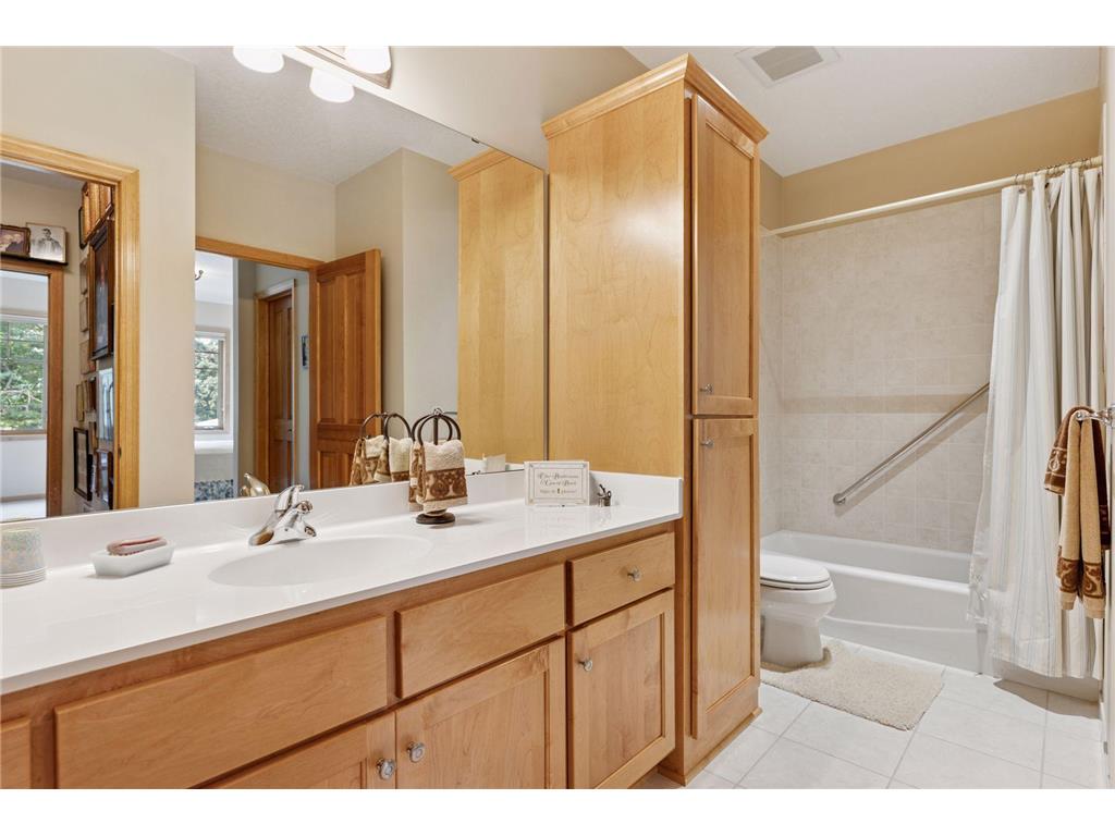 8117 Xerxes Circle Bloomington MN 55431 6820392 image38