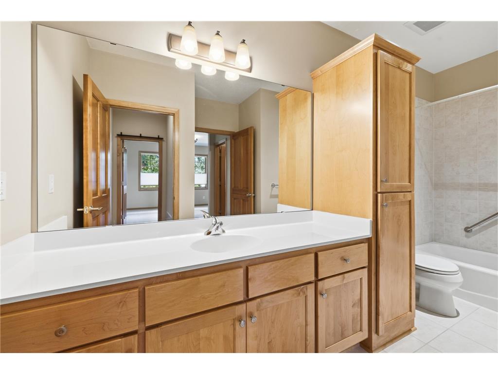 8117 Xerxes Circle Bloomington MN 55431 7105852 image22