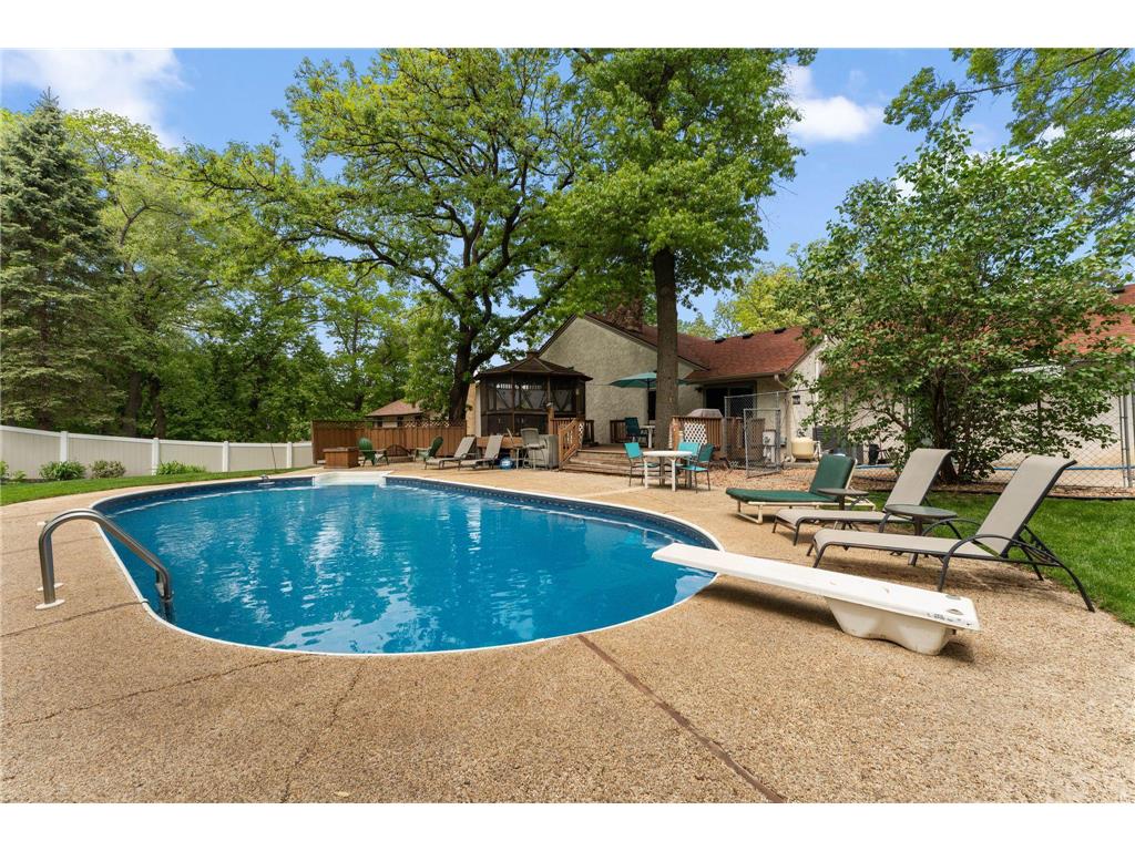 8119 Lower 129th Court Apple Valley MN 55124 7081981 image1