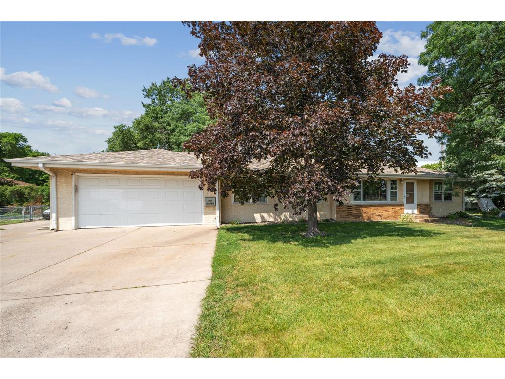 8119 Zane Avenue N Brooklyn Park MN 55443 6382673 image1
