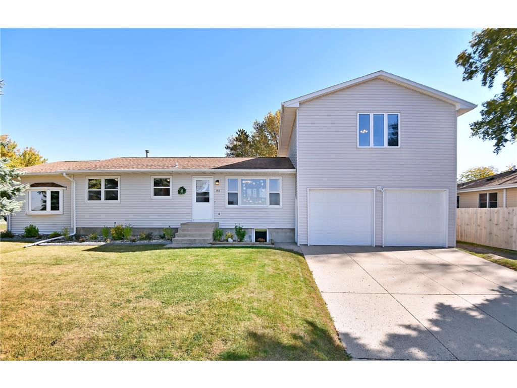 812 10th Street NW Waseca MN 56093 6270515 image1