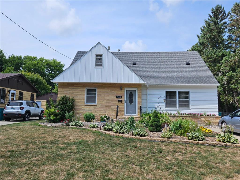 812 5th Street SW Waseca MN 56093 6489066 image1