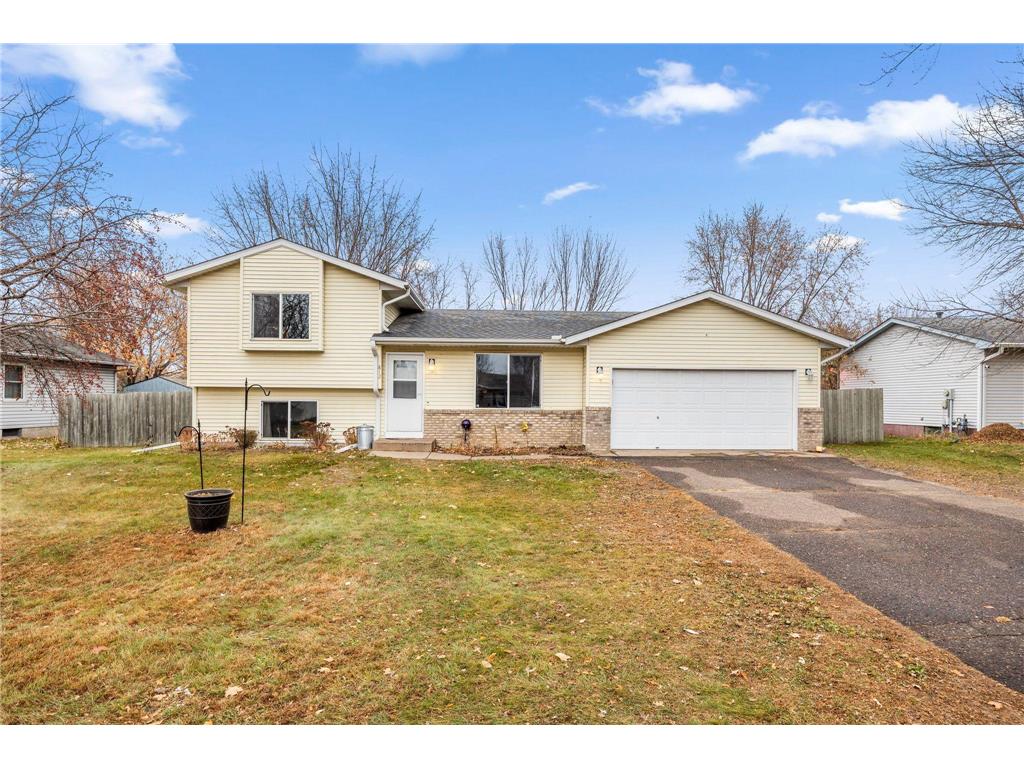 812 Cedar Street SW Isanti MN 55040 6818019 image1
