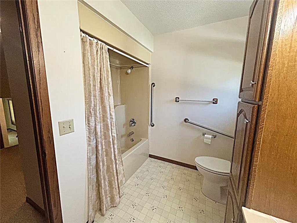 812 E Oak Street Redwood Falls MN 56283 7109157 image20