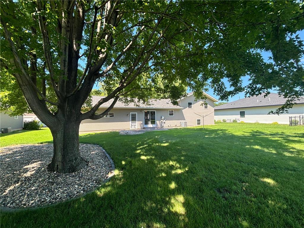 812 E Oak Street Redwood Falls MN 56283 7109157 image22