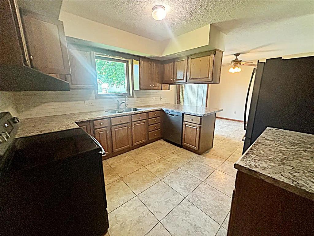 812 E Oak Street Redwood Falls MN 56283 7109157 image4
