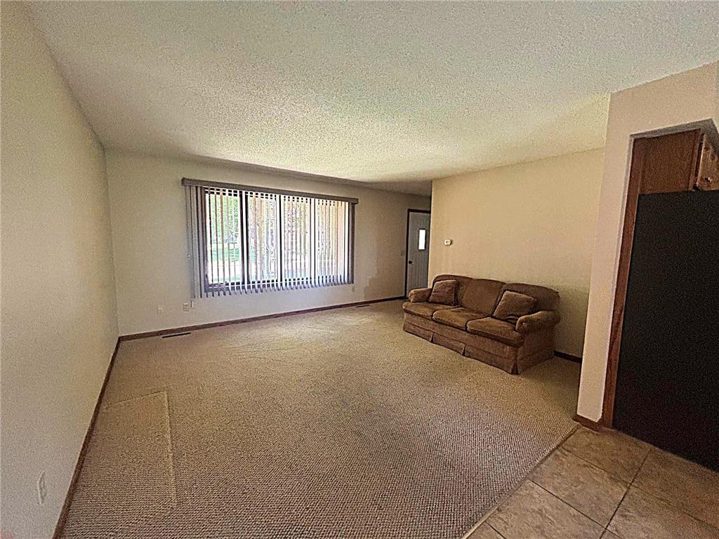812 E Oak Street Redwood Falls MN 56283 7109157 image7