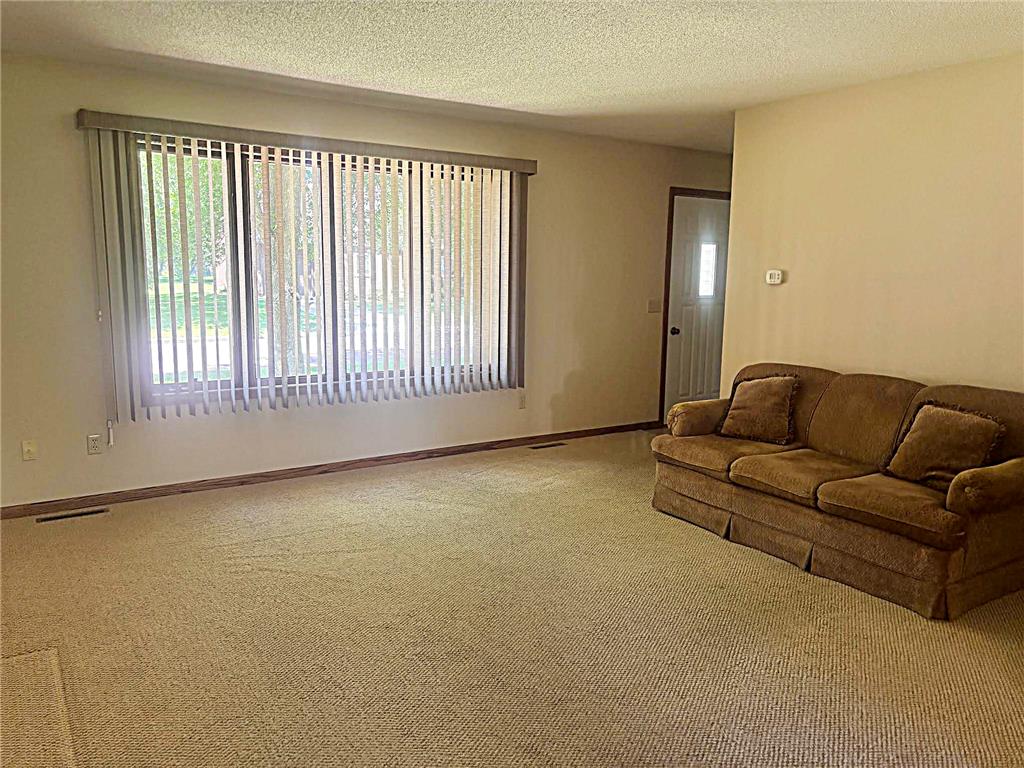 812 E Oak Street Redwood Falls MN 56283 7109157 image8