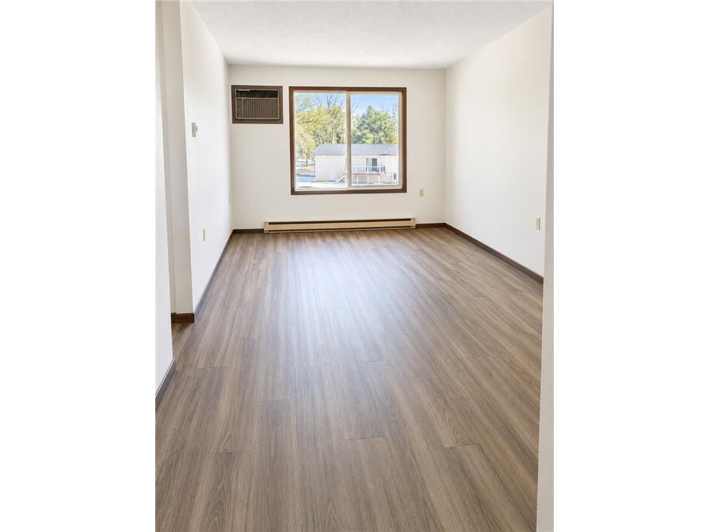 812 Hills Avenue #N103 Jackson MN 56143 7079629 image1