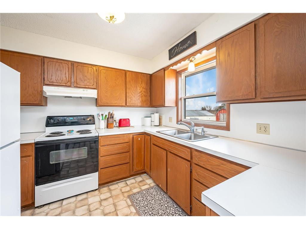 812 Main Street N Minnesota Lake MN 56068 7026578 image3