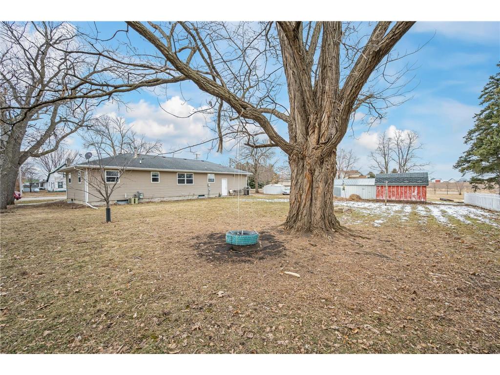 812 Main Street N Minnesota Lake MN 56068 7026578 image34