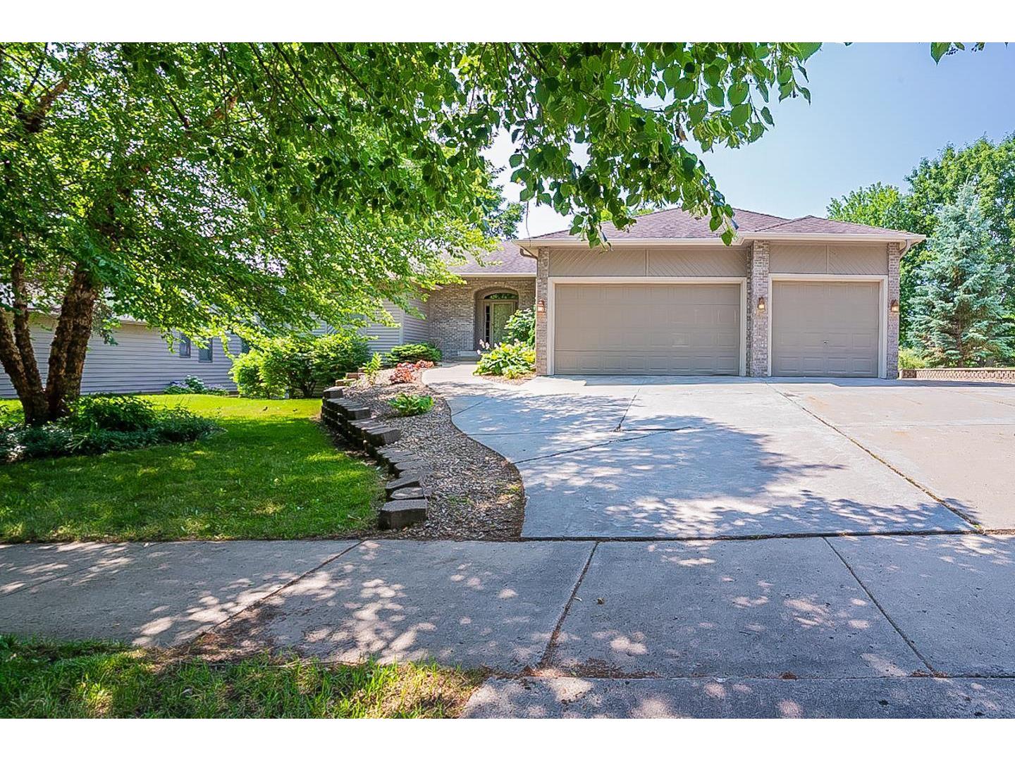 812 Meadowview Drive, Northfield, MN 55057 MLS 6024638 Edina Realty