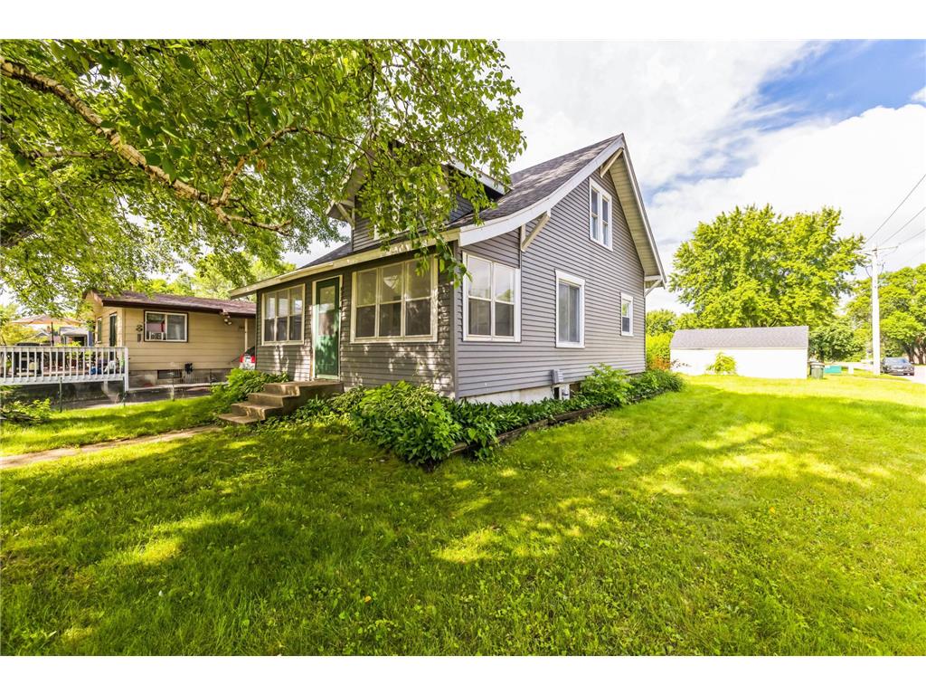 812 N Main Street Winthrop MN 55396 6594472 image1