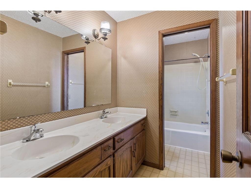 812 Oriole Lane Chaska MN 55318 7022082 image37