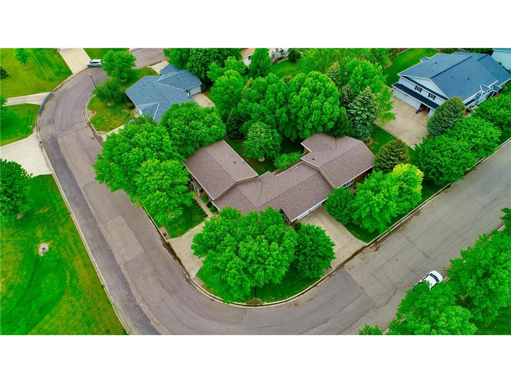 812 Southview Court E, Marshall, MN, 56258 MLS 6205983 Edina Realty