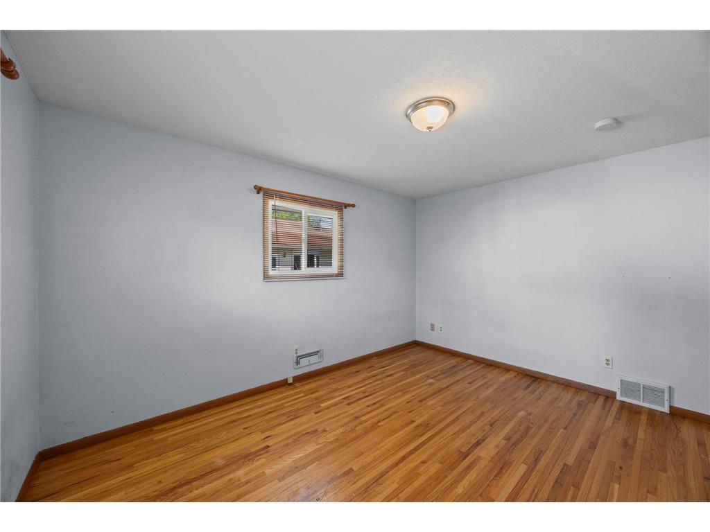 8120 Wentworth Avenue S Bloomington MN 55420 7064043 image32