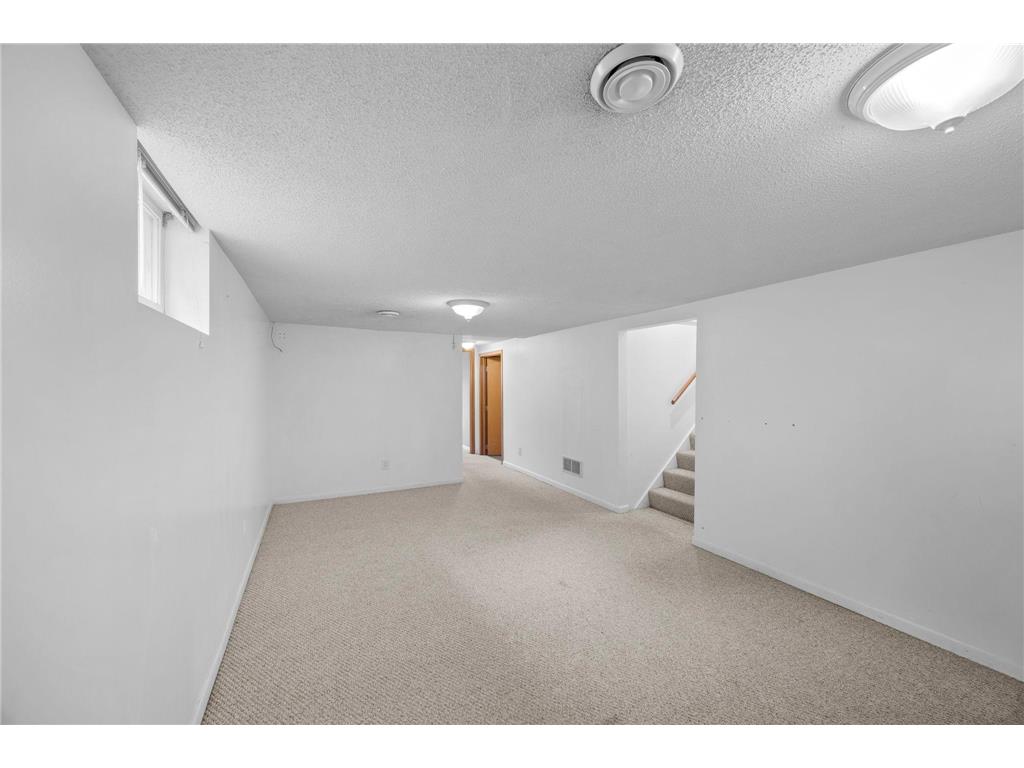 8120 Wentworth Avenue S Bloomington MN 55420 7064043 image42
