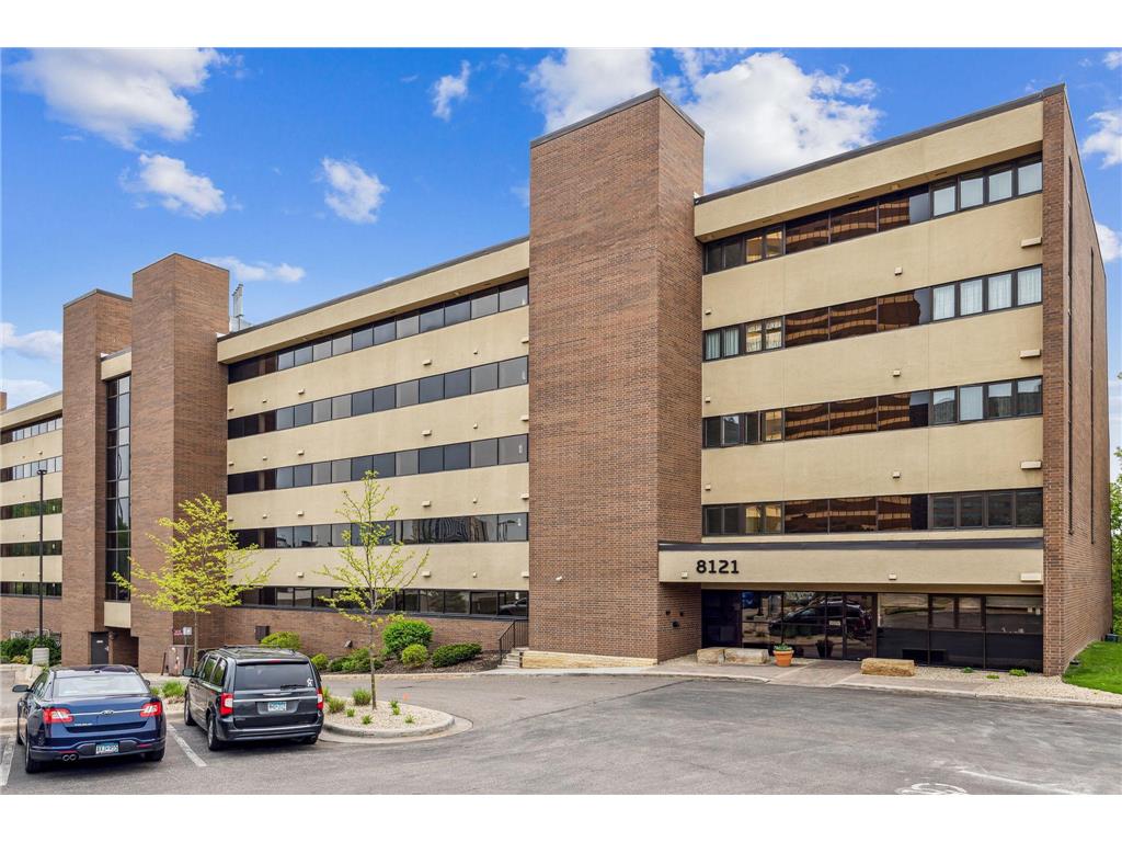 8121 34th Avenue S 205, Bloomington, MN 55425 MLS 6362413 Edina