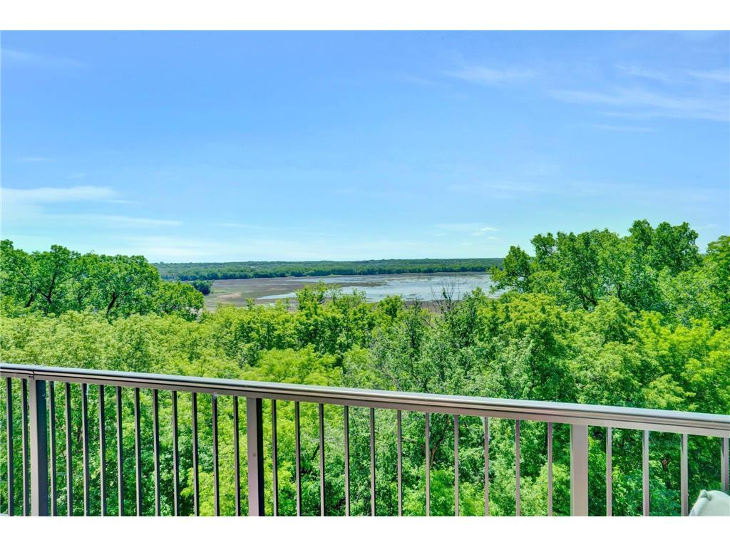 8121 34th Avenue S 406, Bloomington, MN, 55425 MLS 6355619 Edina